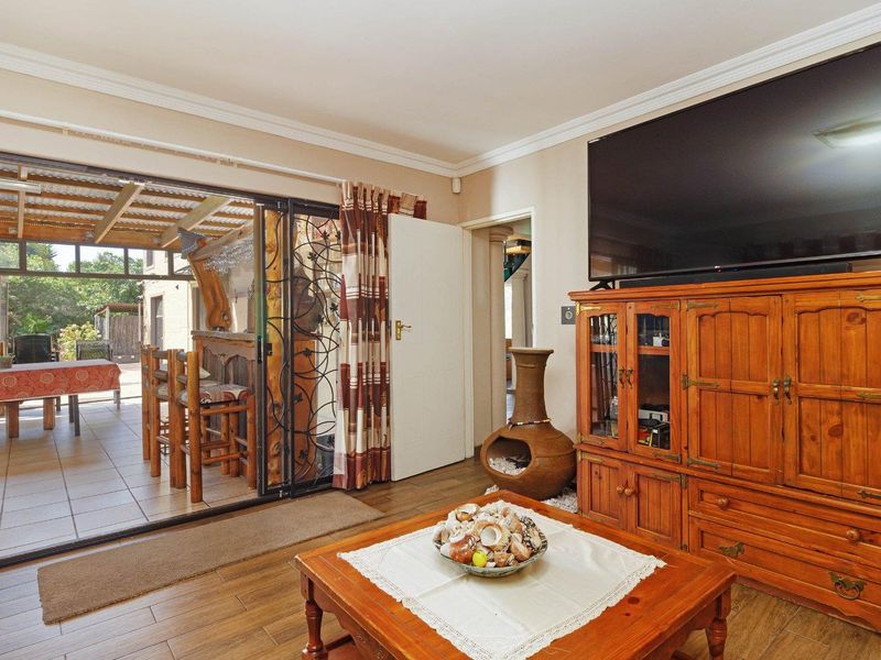 A Taste of the Tropics - Photo 8