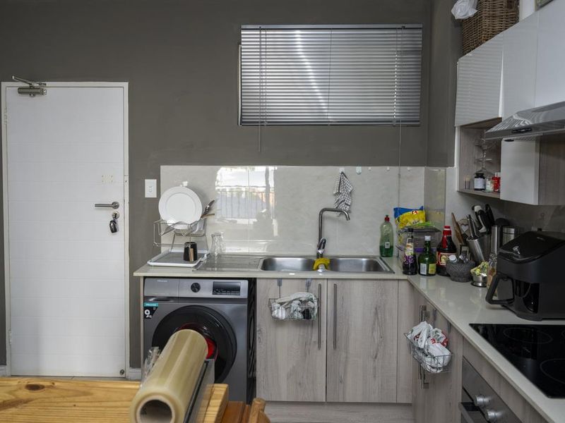 Orchid Ridge: Perfect 1-Bedroom with Balcony Views - Photo 10