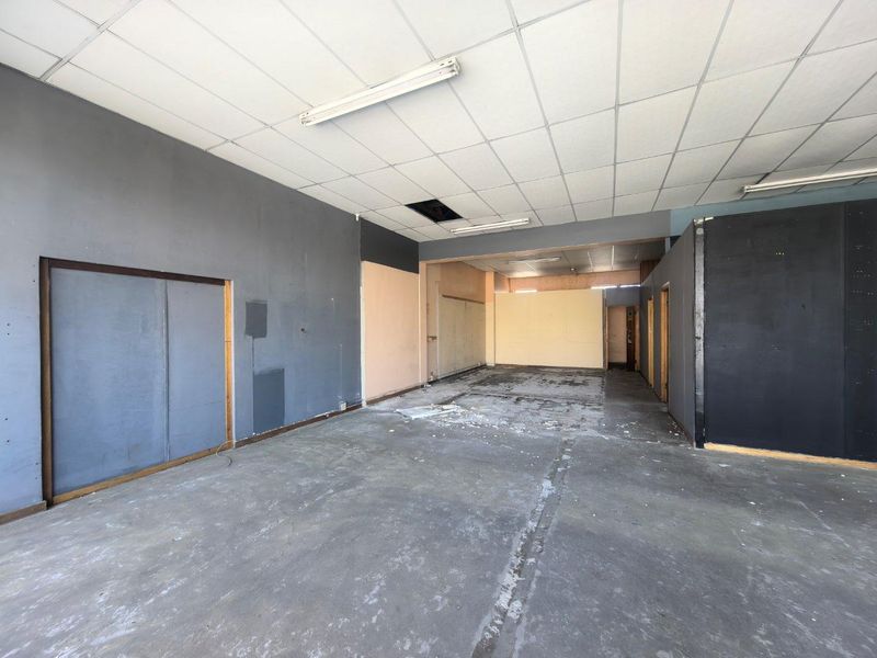 125m2 space available to let - Photo 4