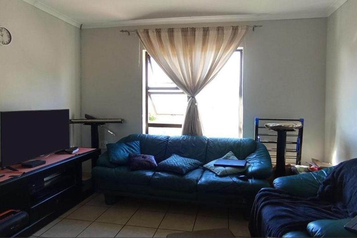 2 Bedroom Apartment For Sale - Photo 4