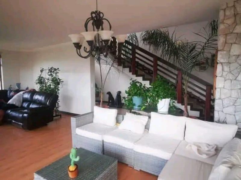 Beautiful 5 Bedroom House with 5 Bathrooms in Swakopmund , Waterfront - Photo 7