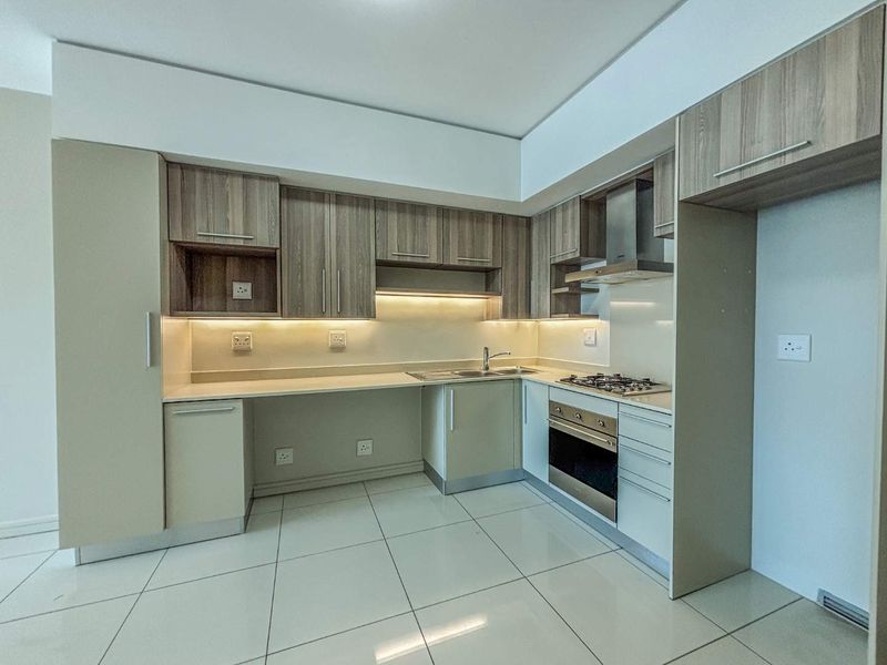 Chic 2 Beds in Rosebank’s Hottest Spot, The Tyrwhitt - Photo 3