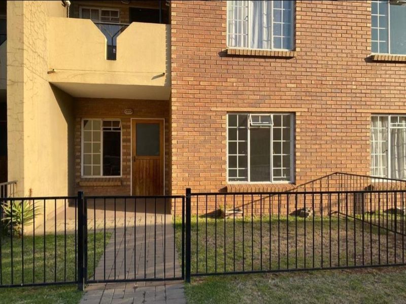 2 Bedroom Apartment for Sale - Photo 2