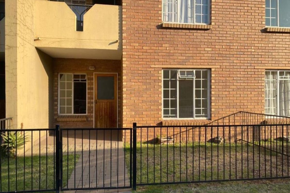 2 Bedroom Apartment for Sale - Photo 2