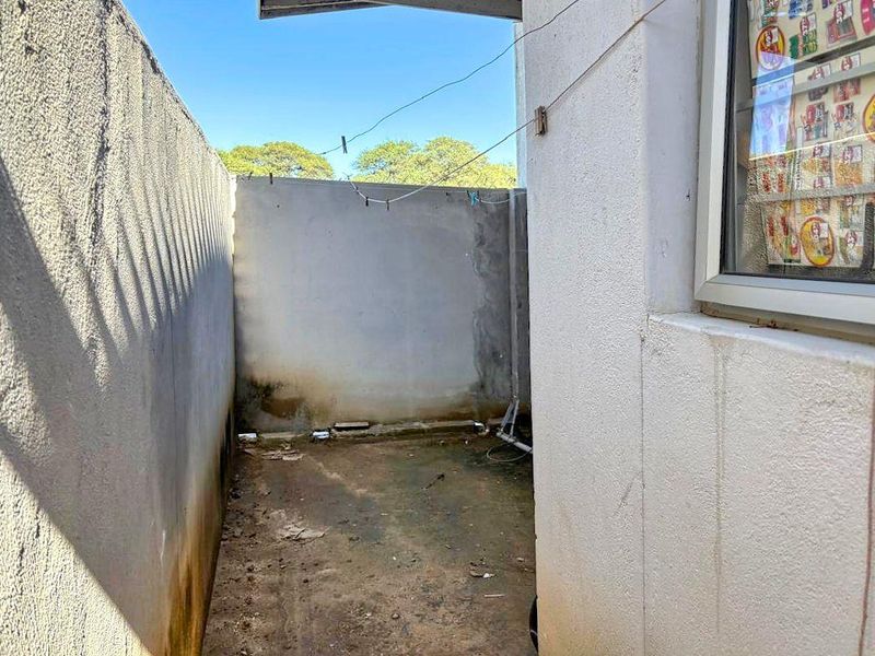 Orwetoveni, ext 3, Otjiwarongo:  Centrally located townhouse in Secure Complex - Photo 7