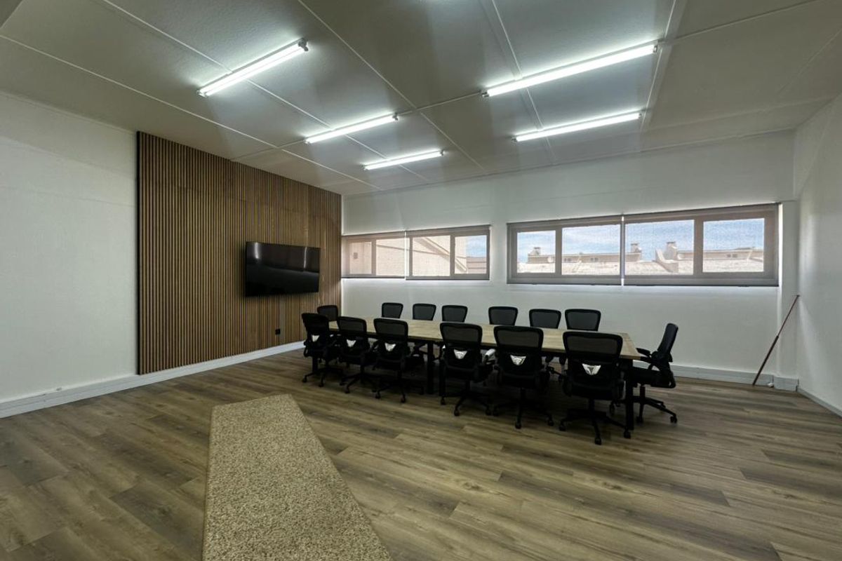 Commercial Offices & Communal Area - Photo 3