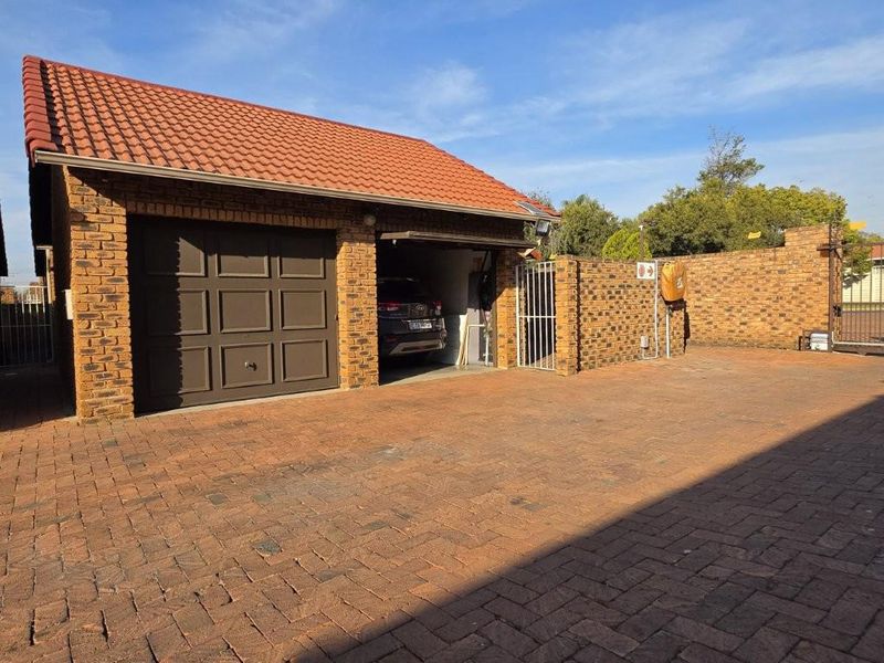Simplex with Large Private Garden in Randhart - Photo 3