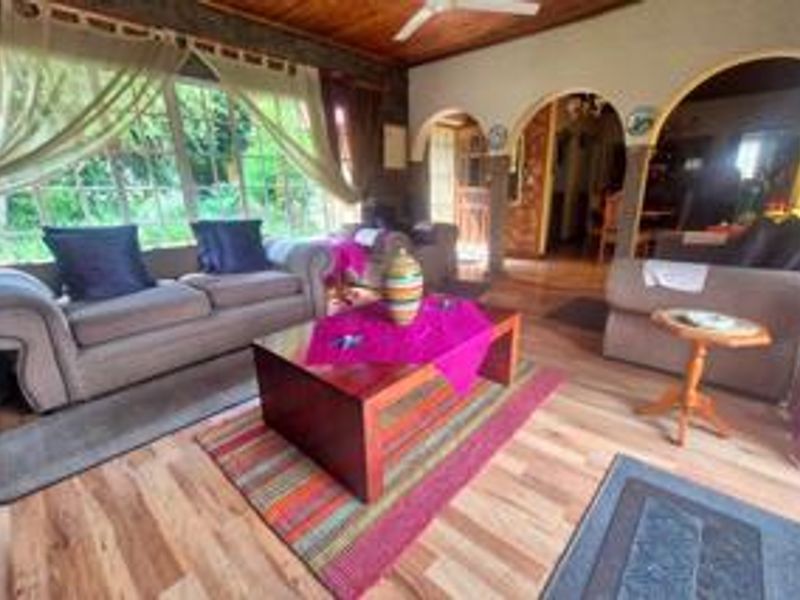 Spacious 3-Bedroom Family Home with Private 2-Bedroom Flatlet - Photo 9