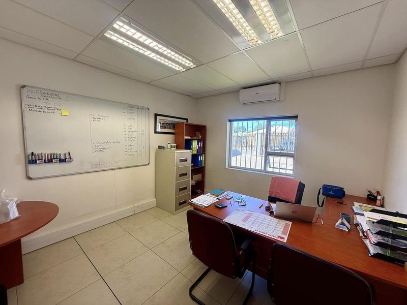 2 Office Sections available To Let - Photo 7