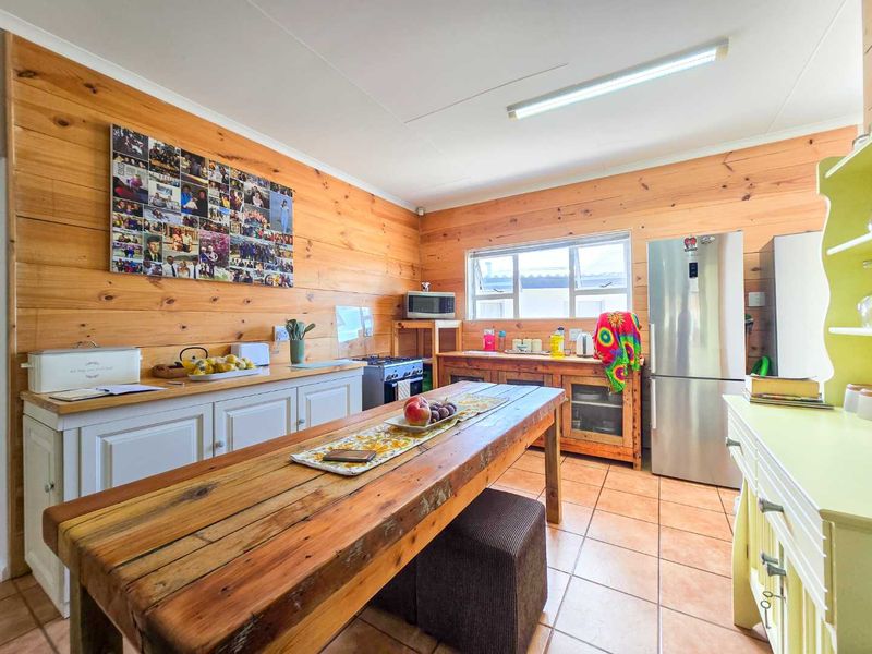 Four bedroom family home for sale in Harbour area. - Photo 9