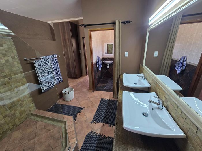 Property #2473073, House For Sale in Henties Bay Central