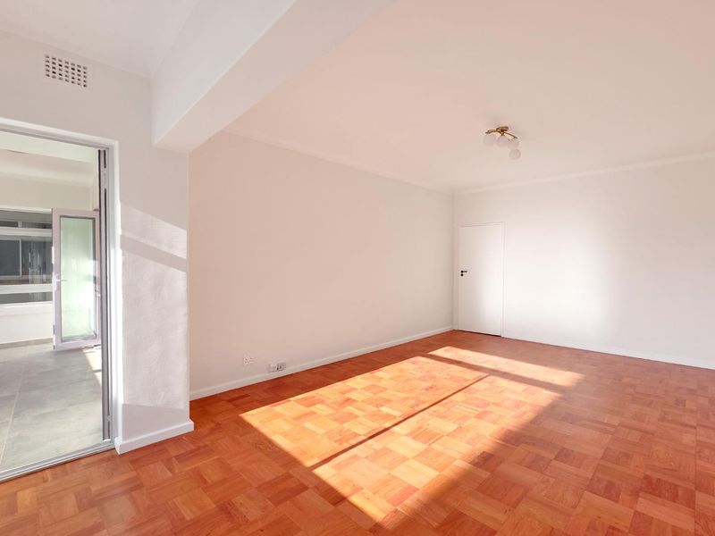 Unfurnished and Immediately available in Sea Point - Photo 8