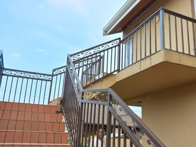 3 Bedroom Home with Balcony Seaview - Photo 5