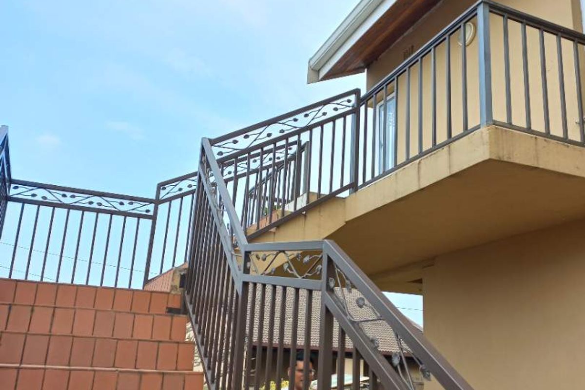 3 Bedroom Home with Balcony Seaview - Photo 5