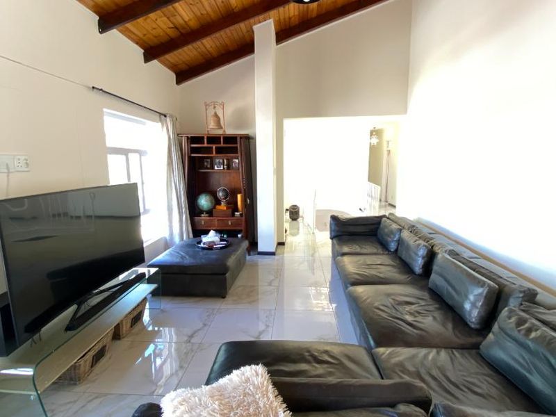 HOUSE FOR SALE IN EROS - Photo 9