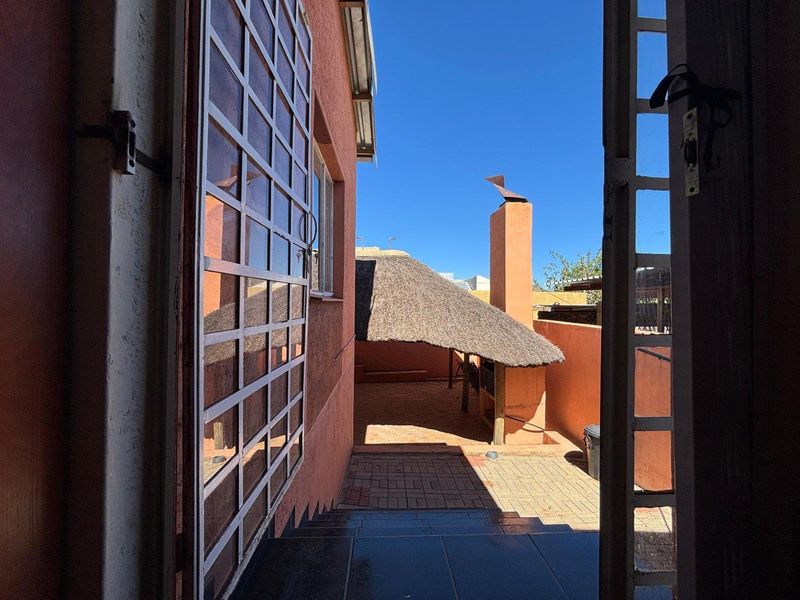 Windhoek Rocky Crest: 3 Bedroom house is For Sale - Photo 4