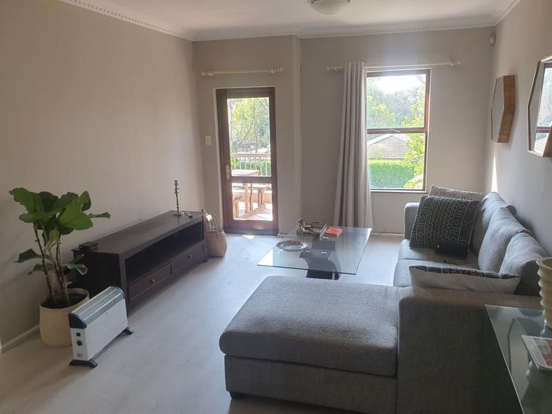 2 BEDROOM APARTMENT TO RENT IN OAKLANDS - Photo 2