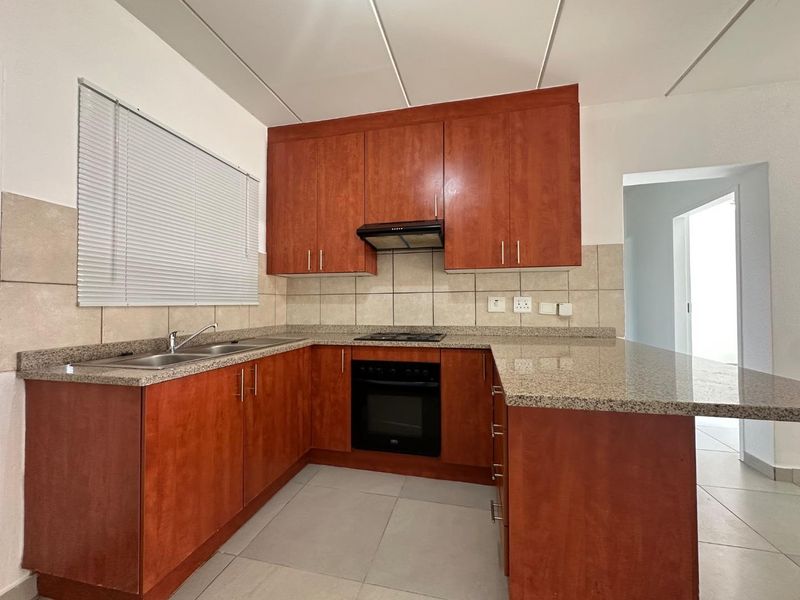 Experience contemporary living at its best in this stylish apartment, ideally situated near Fourways and Northgate Mall. - Photo 4