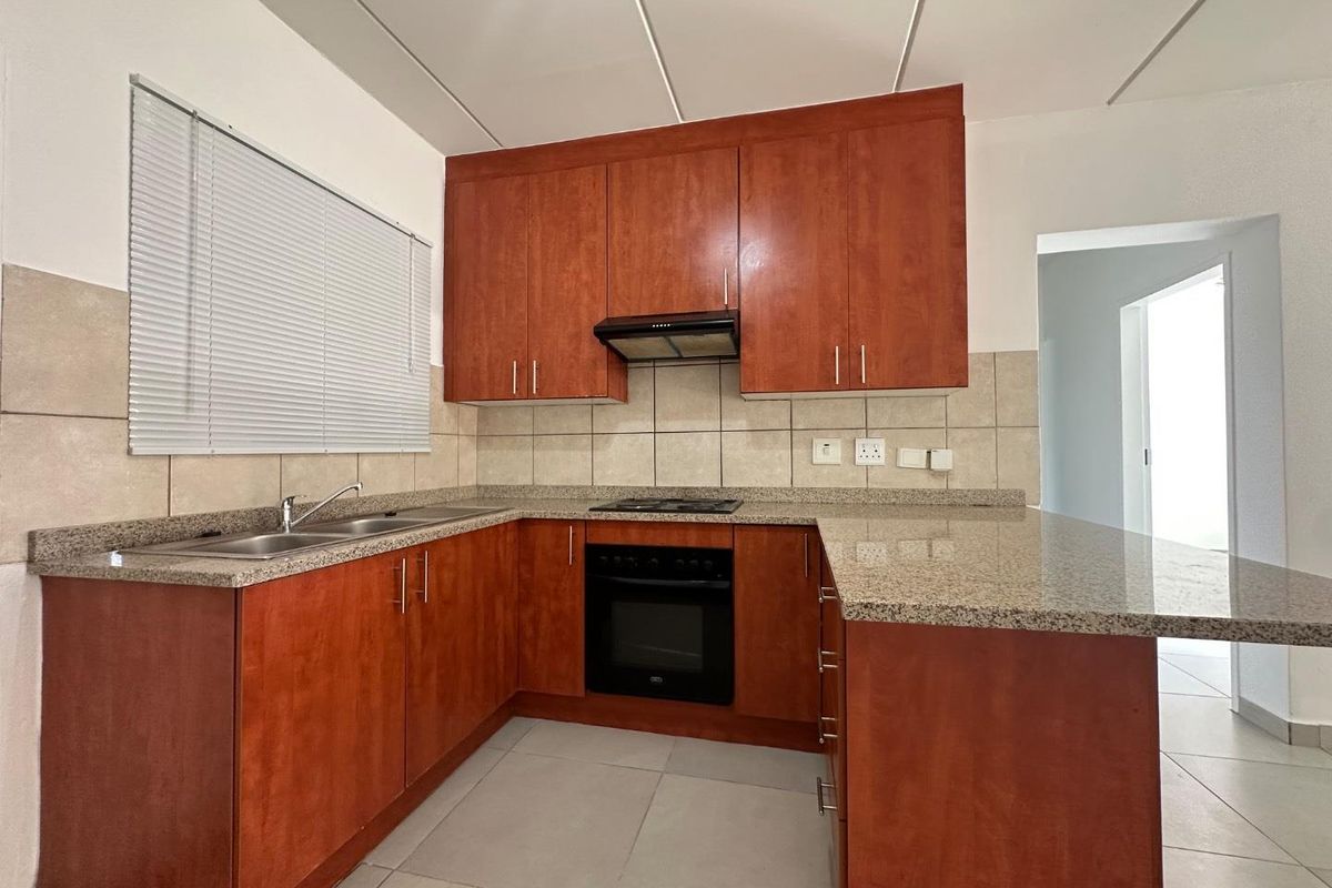 Experience contemporary living at its best in this stylish apartment, ideally situated near Fourways and Northgate Mall. - Photo 4