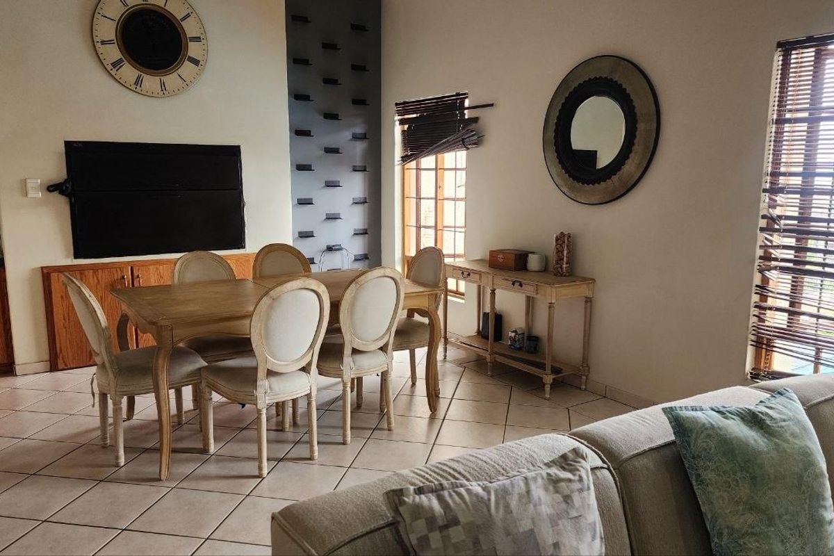 "Elegance Meets Comfort in Rock cliff Estate" - Photo 4