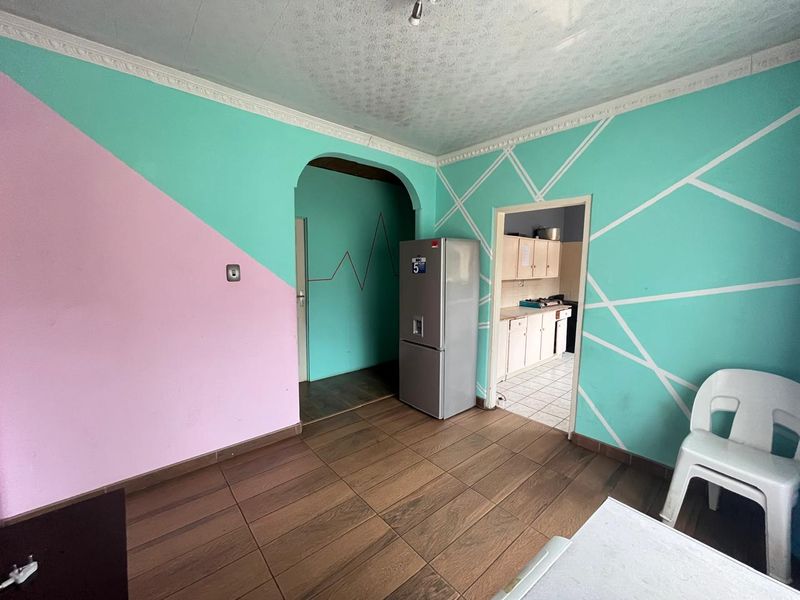 9-Bedroom Investment - Photo 3