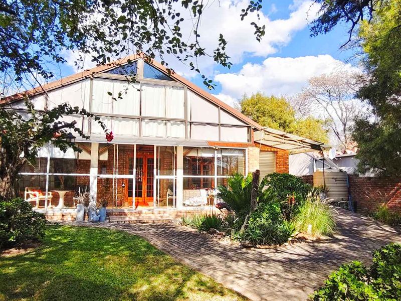 Serene Green Belt Views from This Lovely 3-Bed Home - Photo 1