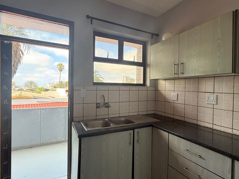 Own the view, own the lifestyle. - Photo 3