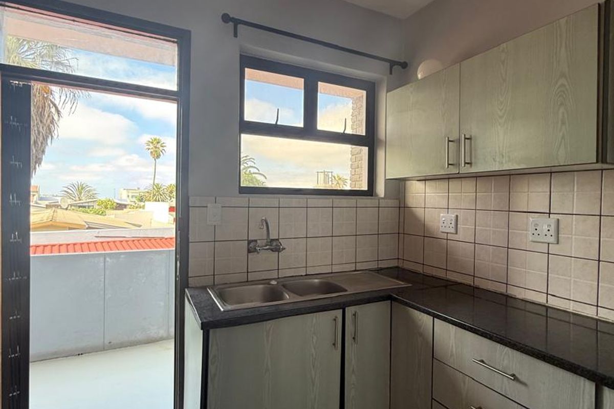 Own the view, own the lifestyle. - Photo 3