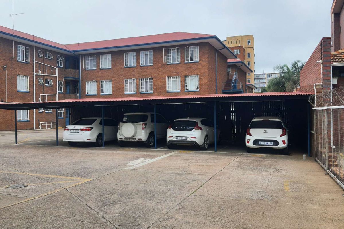 **Starter Apartment in Sunnyside, Pretoria – Ideal for Students or Investors** - Photo 2