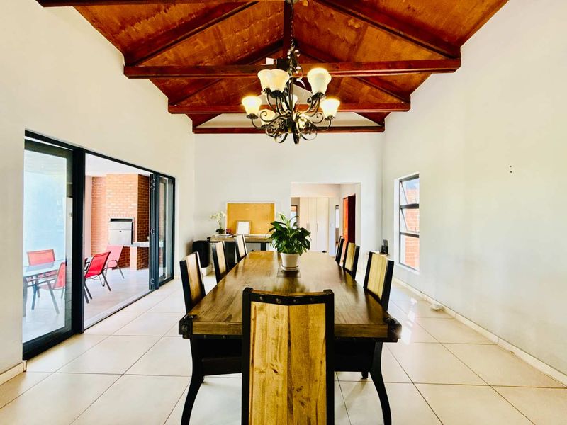 Modern Single Level Family Home on the Green Belt in Copperleaf Golf Estate - Photo 10