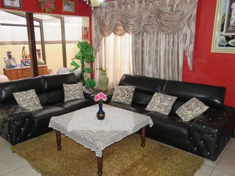 Your Family Oasis in Meyersig Awaits – Space, Security, and Lifestyle - Photo 4