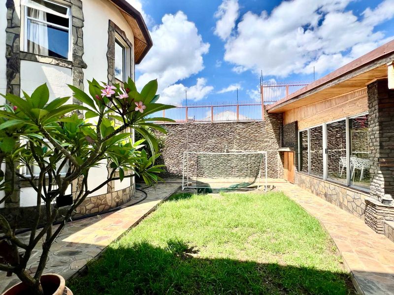 EXCELLENT LOCATION CLOSE TO PRESIDENT HOUSE - Photo 9