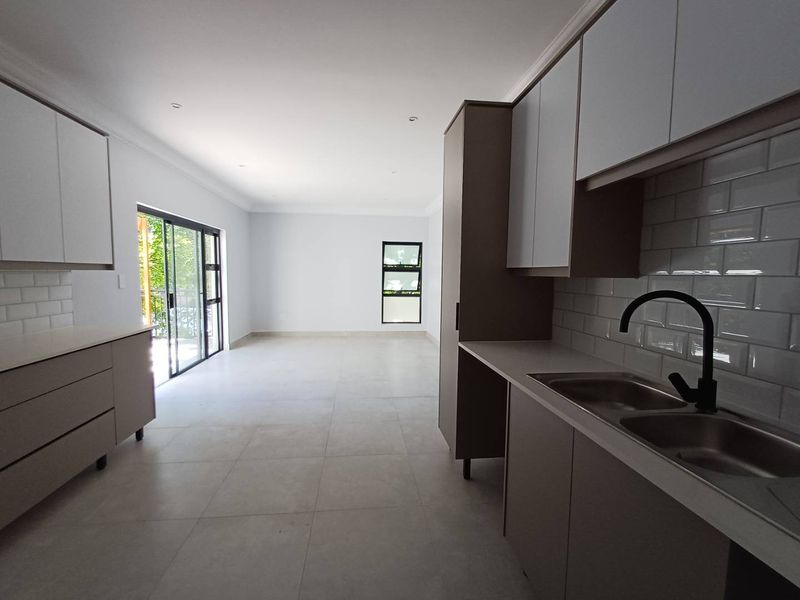 New development 2-bed and 2 bath apartment to rent - Photo 3