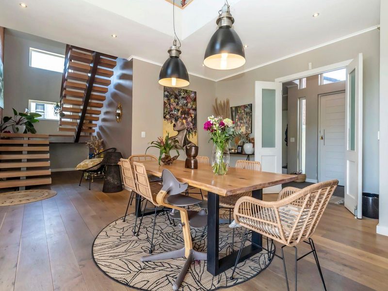 Classic modern day living in waterfall country estate - Photo 6