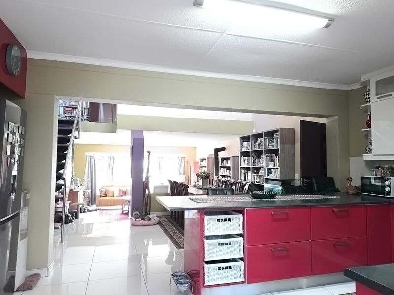 3 Bedroom Townhouse For Sale in Avis - Photo 5