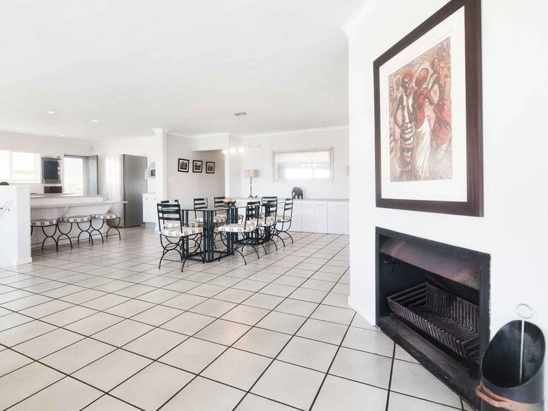 Prime Coastal Escape - Photo 9