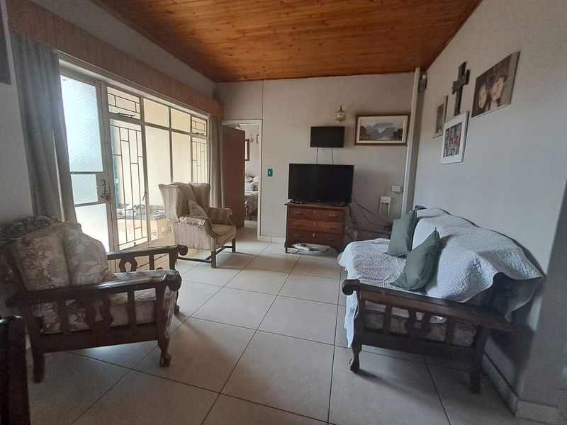 3 Bed, 2 bath House, East Lynne - Photo 3