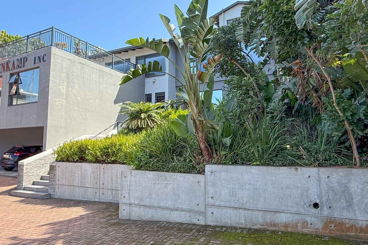 Offices plus Penthouse Apartment - Photo 2