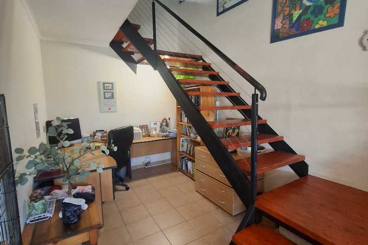 Modern, safe and secure double story townhouse in Avis - Photo 4