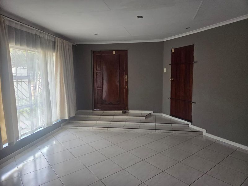 Spacious 3-bedroom family home to rent available 1 July - Photo 6