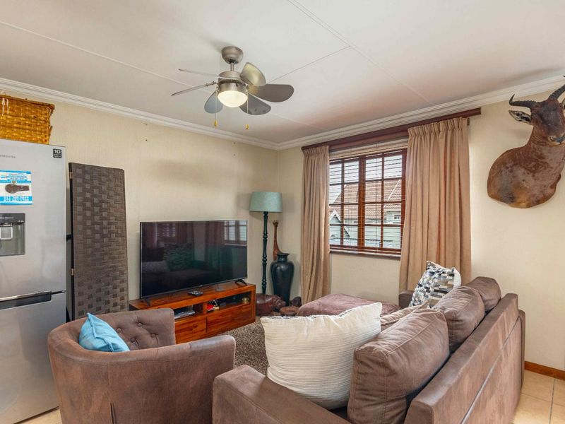 Bachelors Apartment in a prime location - Olympus - Photo 8
