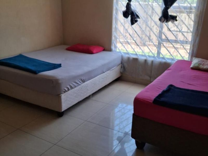 BEAITIFUL & WELL MAINTAINED 3 BEDROOM HOUSE ON A LARGE ERF , FOR SALE IN TSUMEB - Photo 10