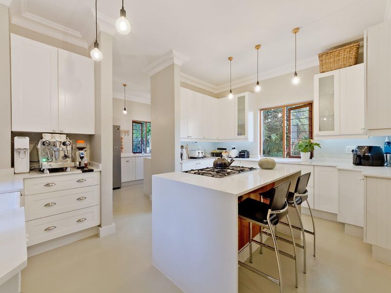 PERFECTLY PRIVATE ENTERTAINER HOME, OOZING WITH CHARACTER AND CHARM WITH A GORGEOUS BREATH-TAKING VIEW - Photo 7