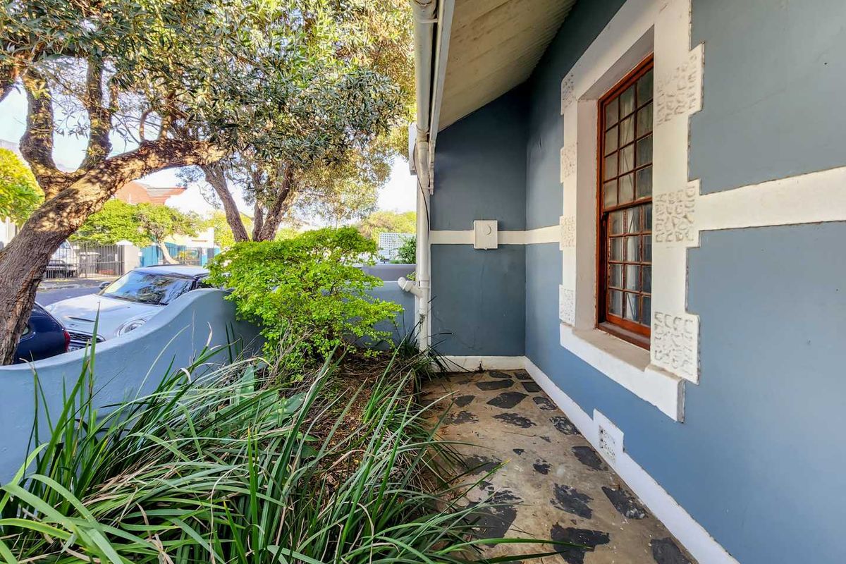 CHARMING OLD-WORLD SEMI-DETACHED COTTAGE WITH ENDLESS POTENTIAL - Photo 3