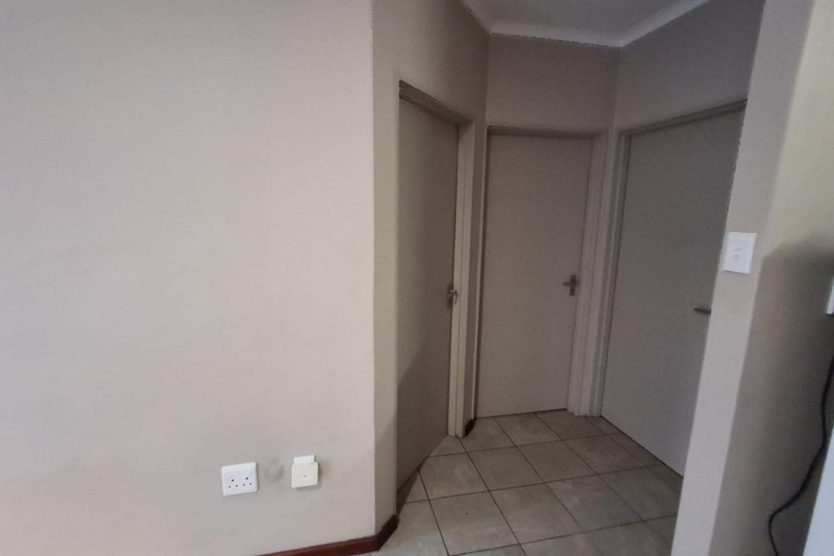2 BEDROOM APARTMENT /FLAT FOR SALE IN KOSMOSDAL - Photo 4