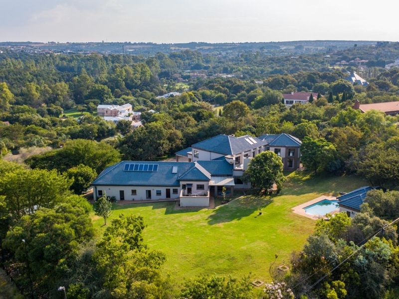 Magnificent 6 Bedroom Family Residence in Mooikloof Equestrian Estate - Photo 6