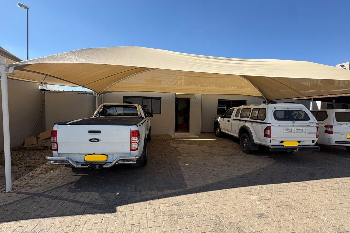 Well-maintained office buildings on a highly visible corner in Independence Avenue - Photo 5