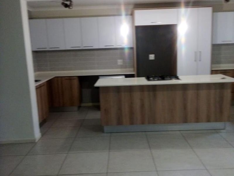 3 Bedroom Apartment for Sale in Modderfontein - Photo 8