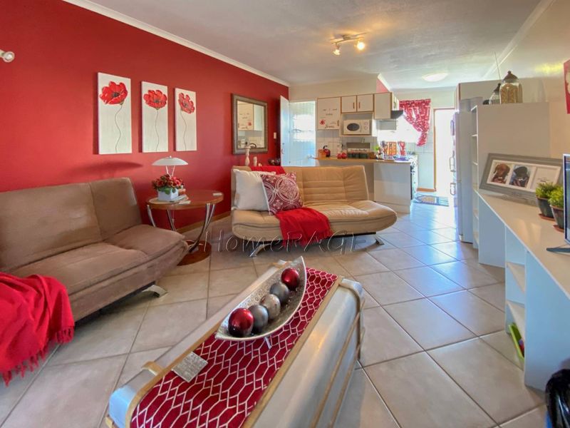 Long Beach, Walvis Bay:  Furnished Bachelor Unit is for Sale - Photo 5