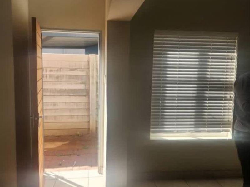 3 Bedroom House for Rent - Photo 2